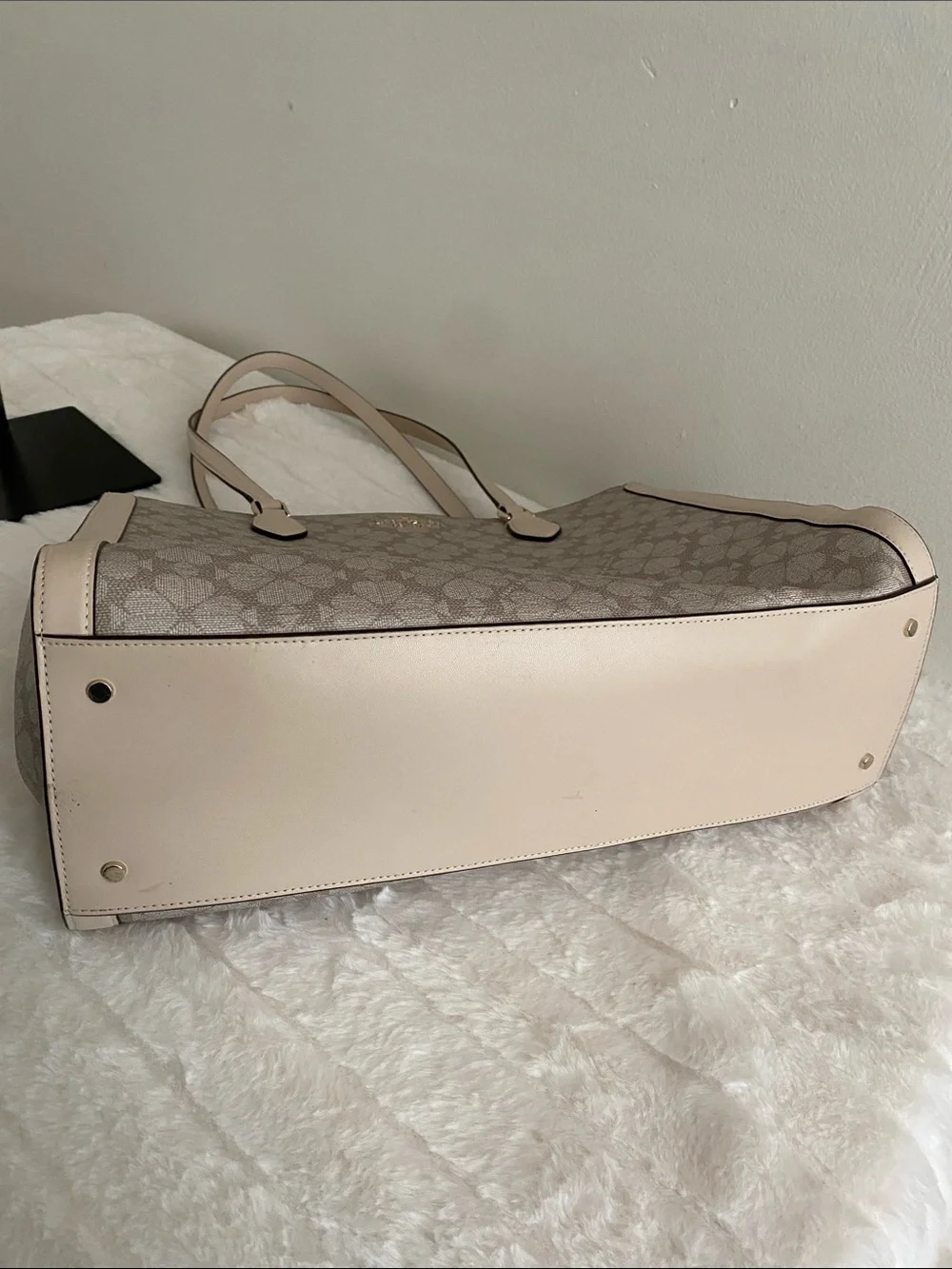 Kate Spade New York Signature Spade Flower East West Laptop Tote in Dark Beige